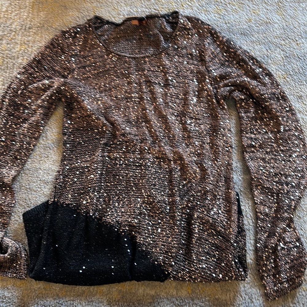 Shirt/ sweater